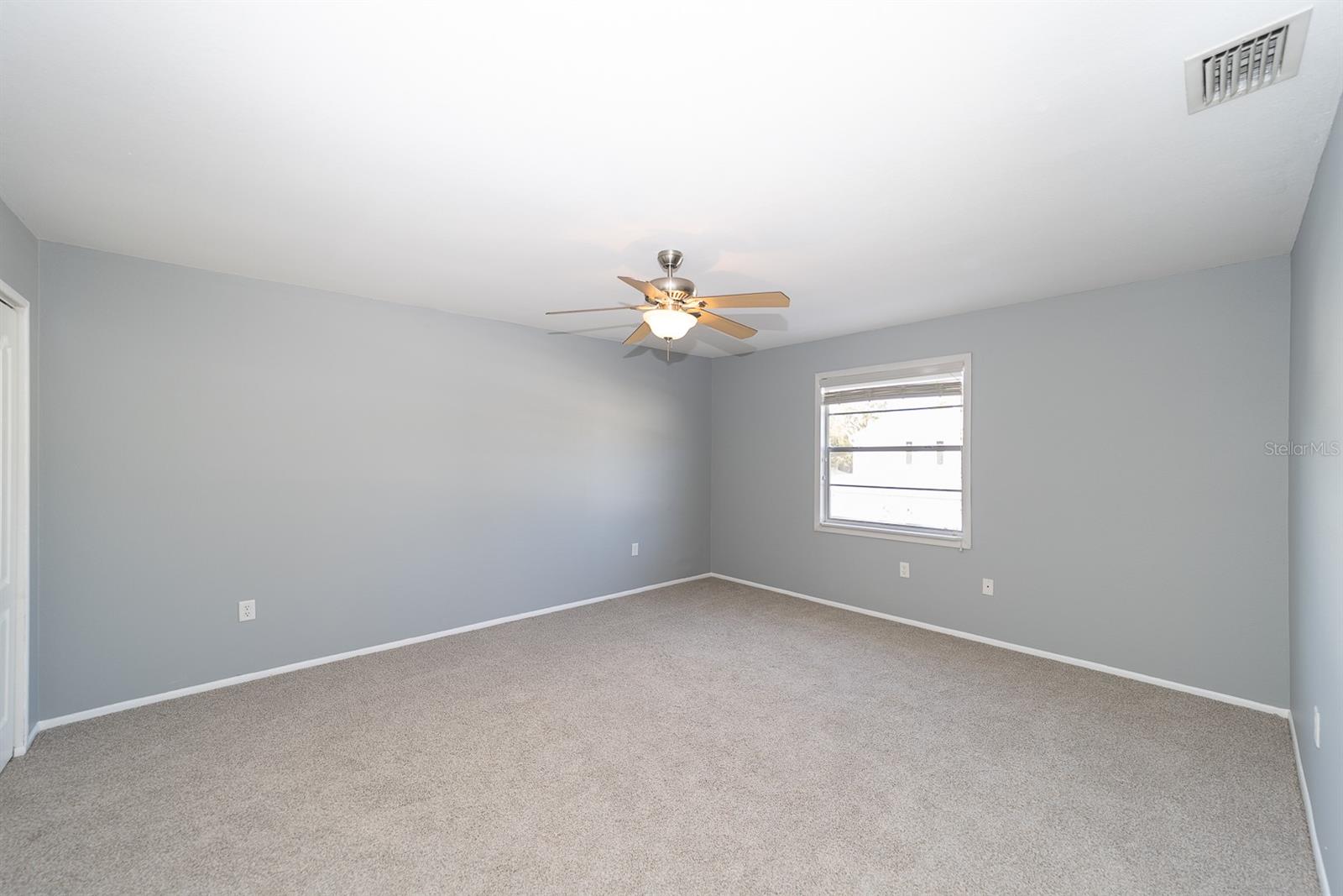 Image 18 of 39 For 11913 Congressional Drive 11913