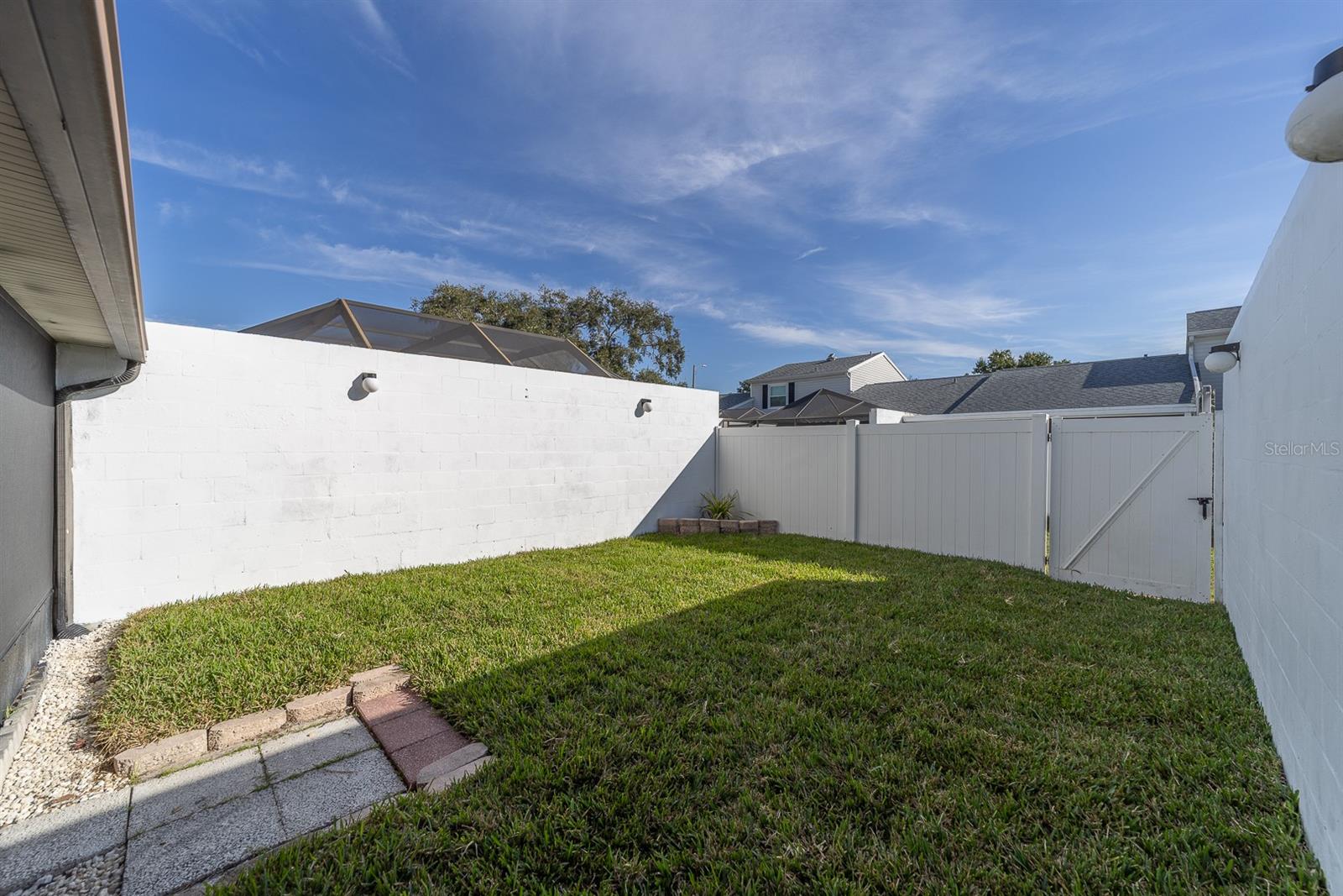 Image 26 of 39 For 11913 Congressional Drive 11913