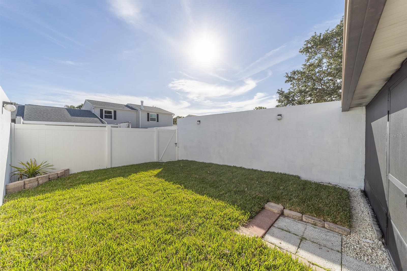 Image 27 of 39 For 11913 Congressional Drive 11913