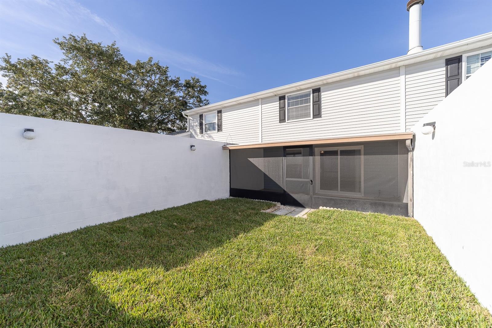 Image 28 of 39 For 11913 Congressional Drive 11913