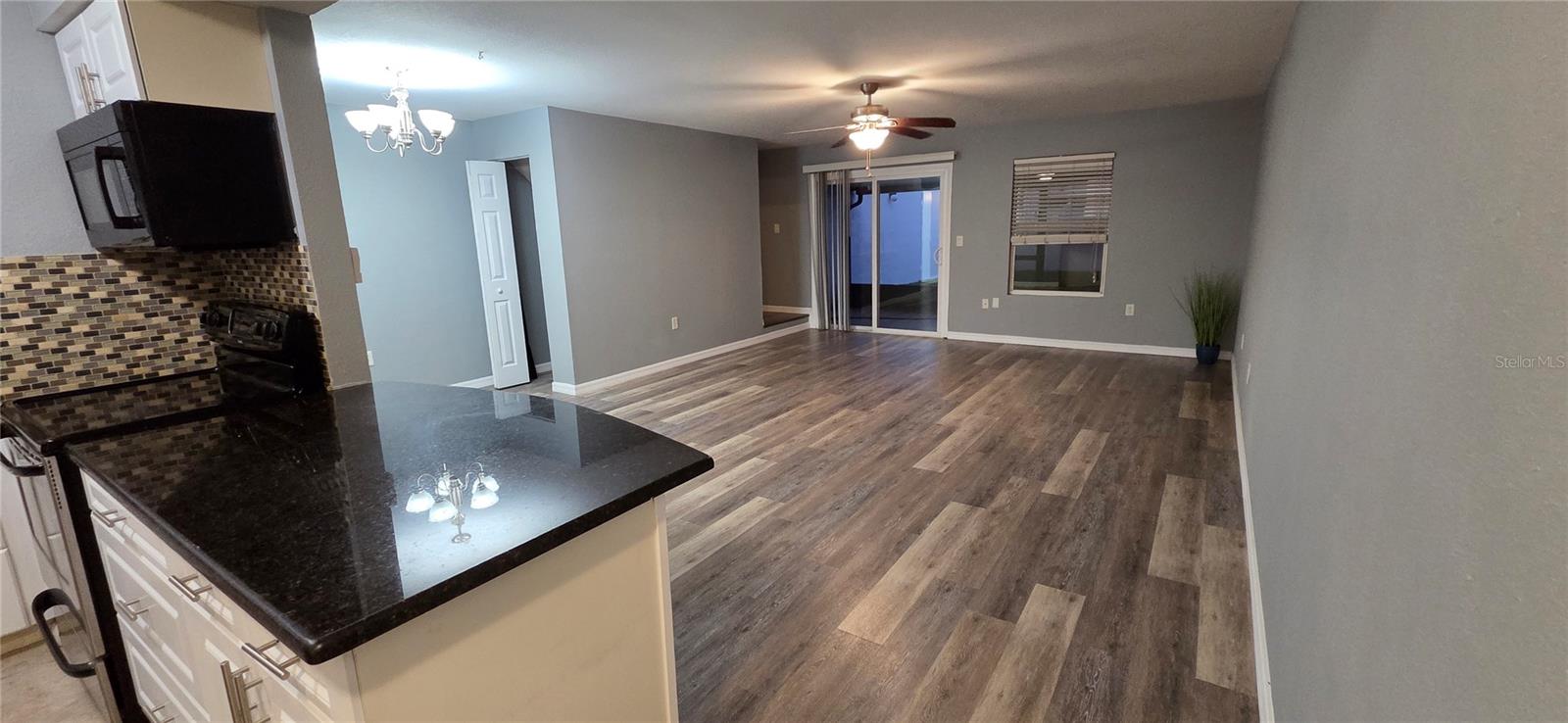 Image 5 of 39 For 11913 Congressional Drive 11913