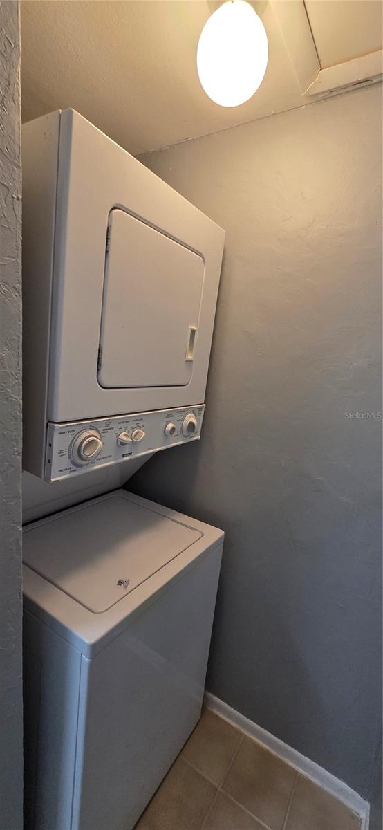 Image 8 of 39 For 11913 Congressional Drive 11913