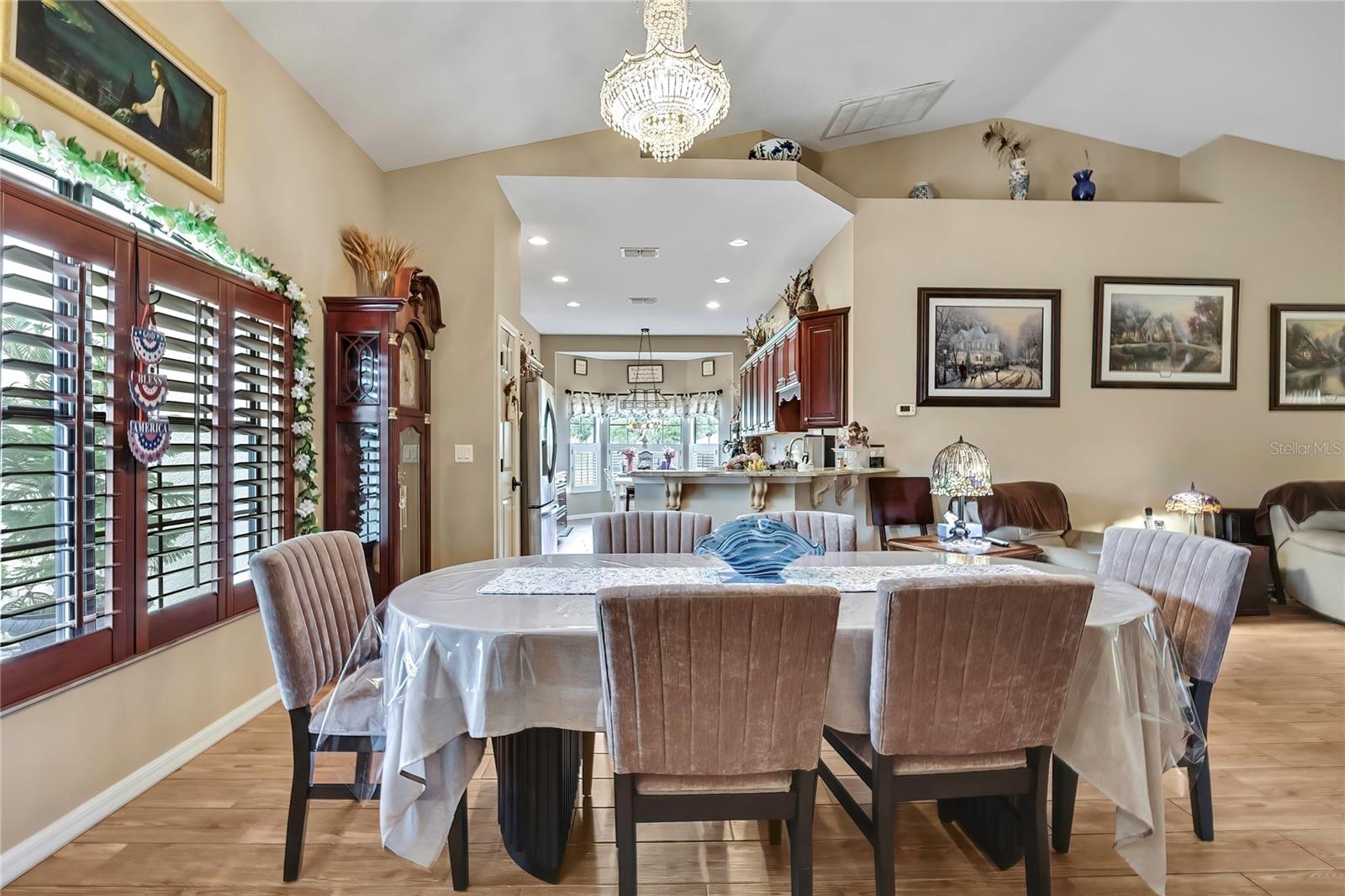 Image 11 of 34 For 16605 Diplomat Drive