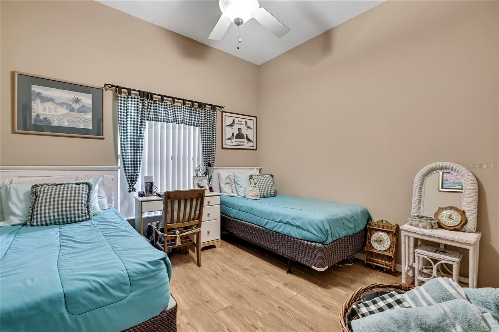 Image 20 of 34 For 16605 Diplomat Drive