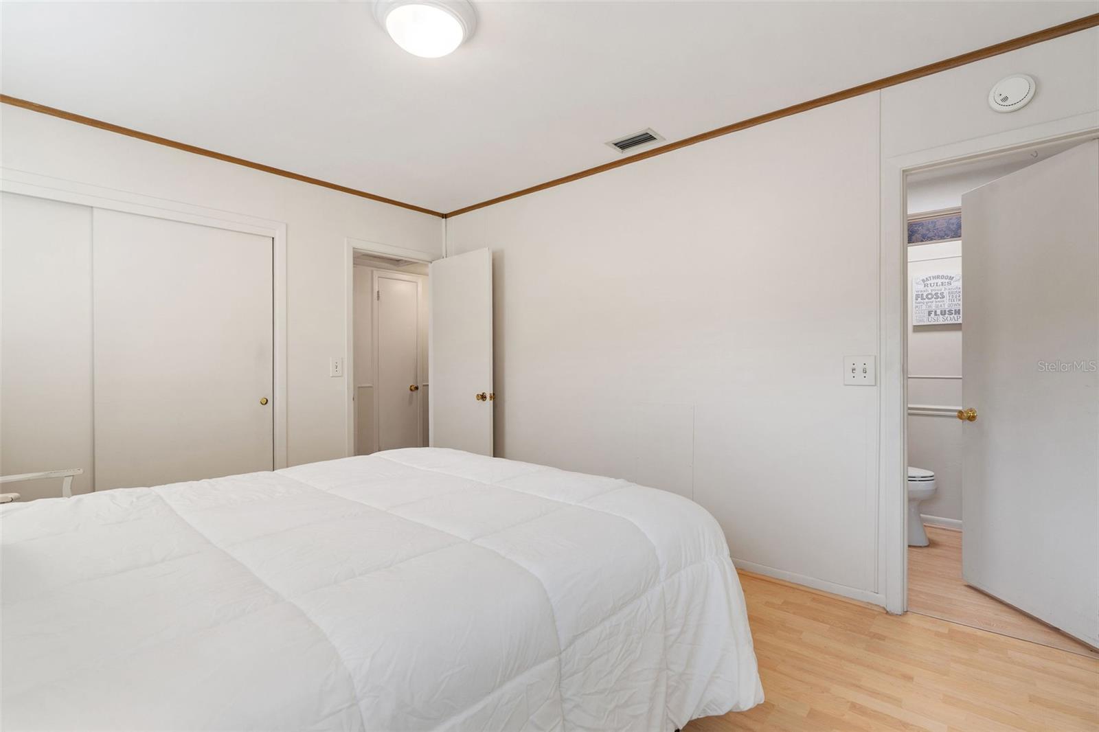 Image 20 of 32 For 6423 Murray Hill Drive