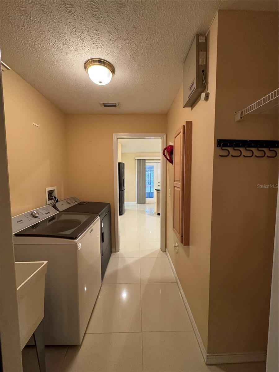 Image 39 of 61 For 3320 Eagle Court