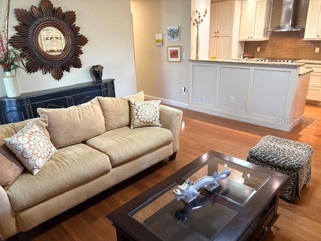 Image 10 of 59 For 404 Feltham Trail B