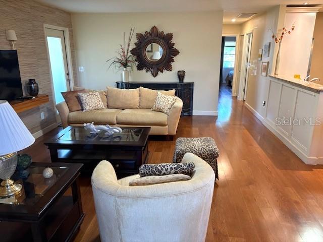 Image 13 of 59 For 404 Feltham Trail B