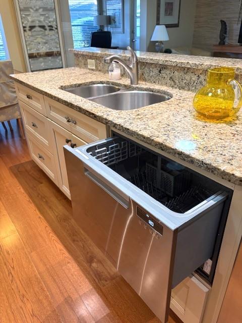 Image 21 of 59 For 404 Feltham Trail B