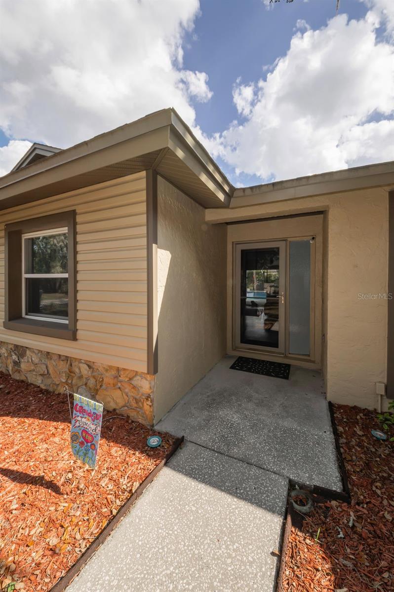 Image 15 of 62 For 415 Bayfield Drive