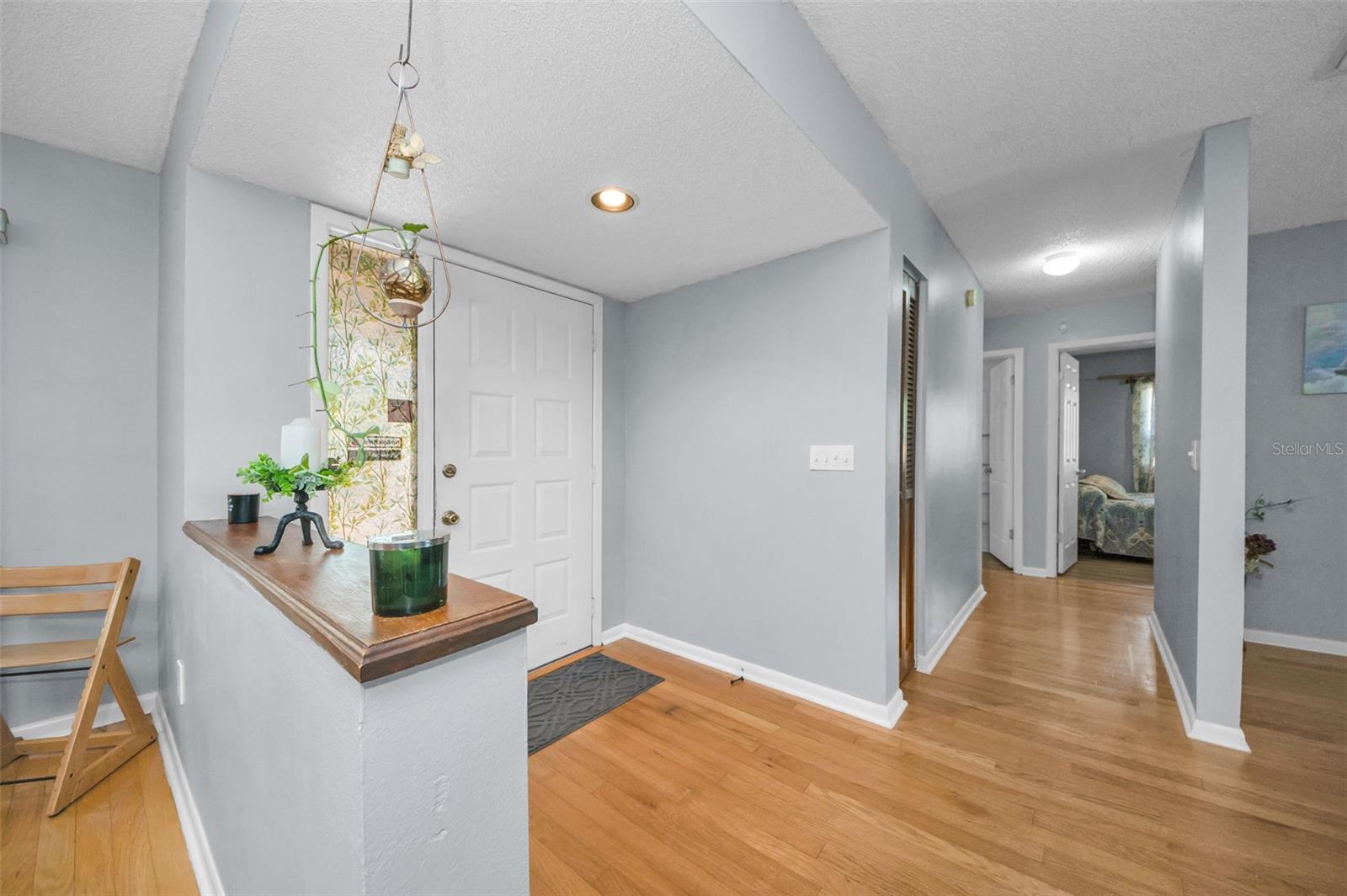 Image 16 of 62 For 415 Bayfield Drive