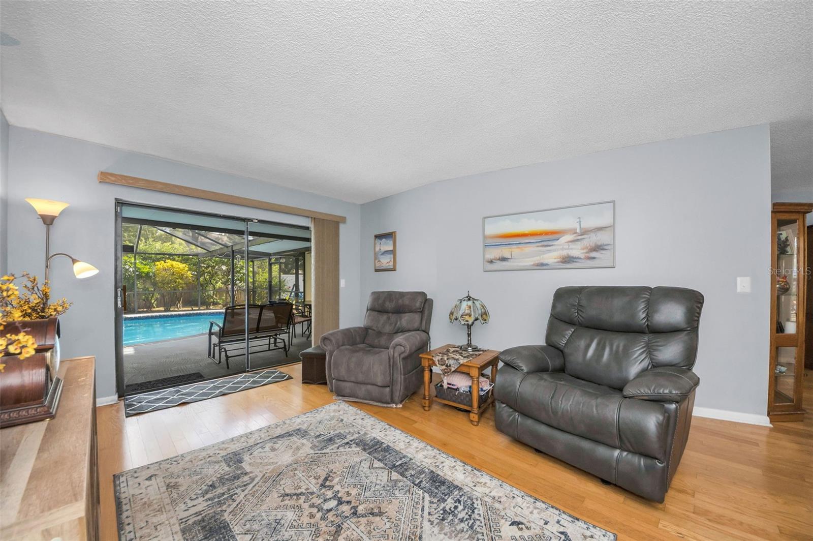 Image 17 of 62 For 415 Bayfield Drive