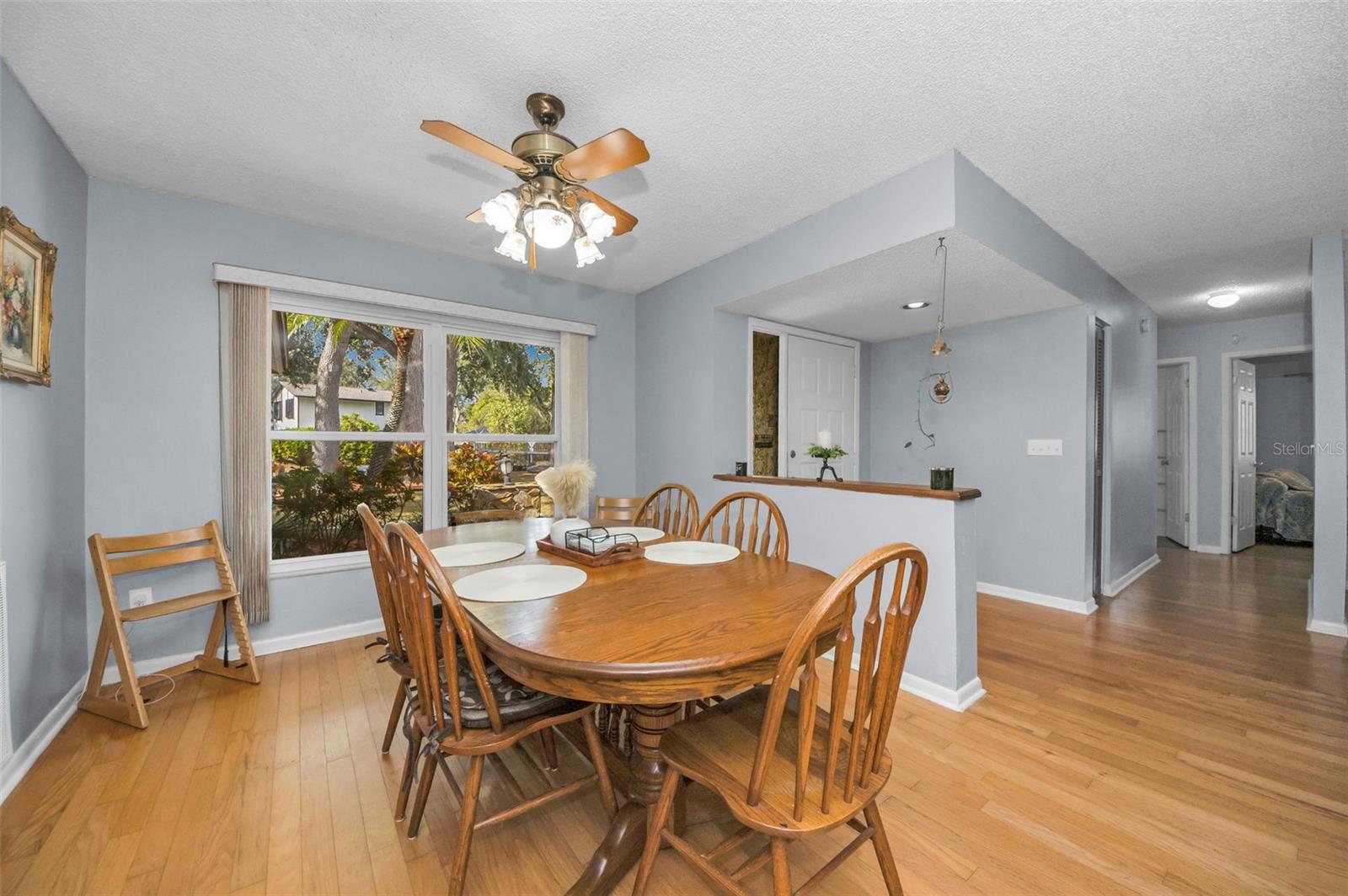 Image 20 of 62 For 415 Bayfield Drive