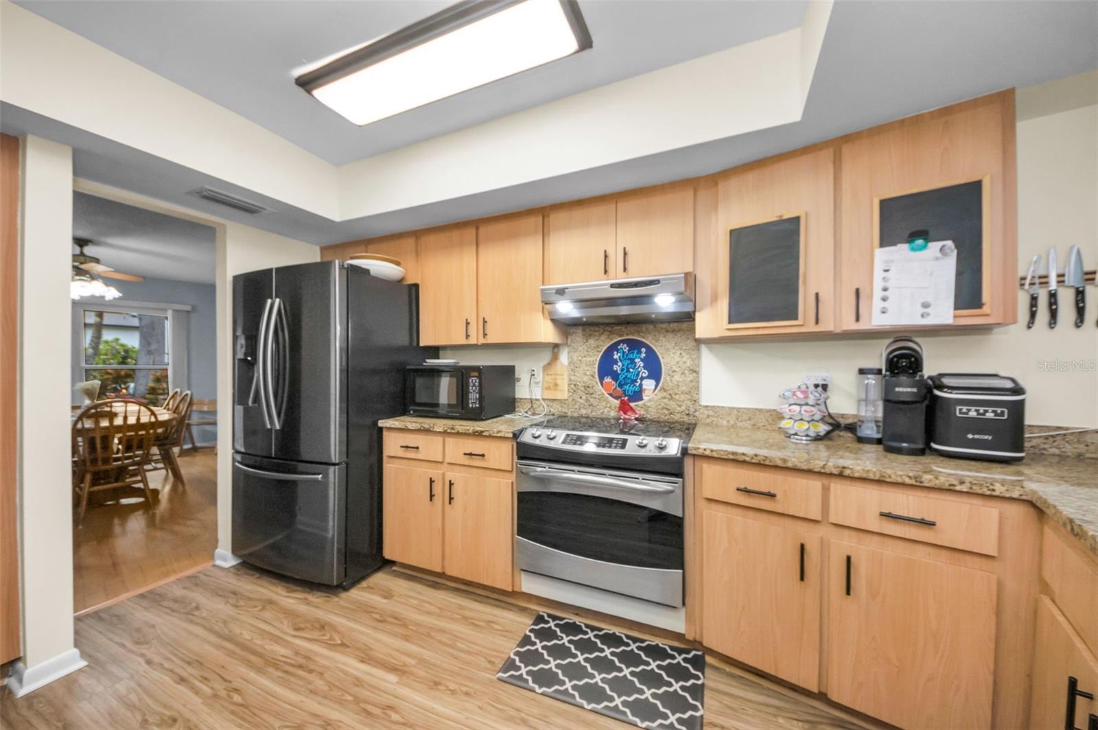 Image 25 of 62 For 415 Bayfield Drive