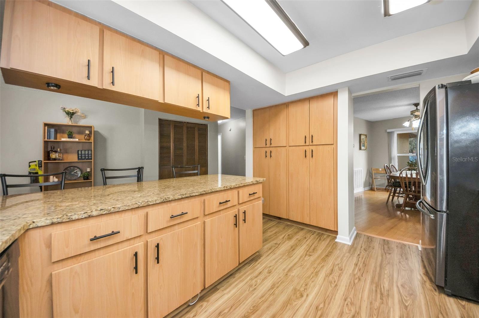 Image 27 of 62 For 415 Bayfield Drive