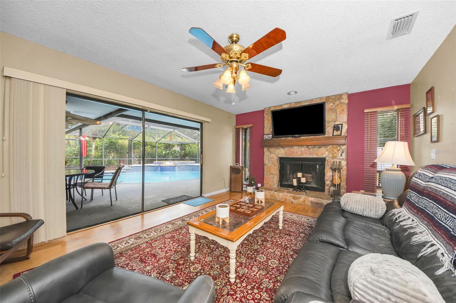 Image 28 of 62 For 415 Bayfield Drive