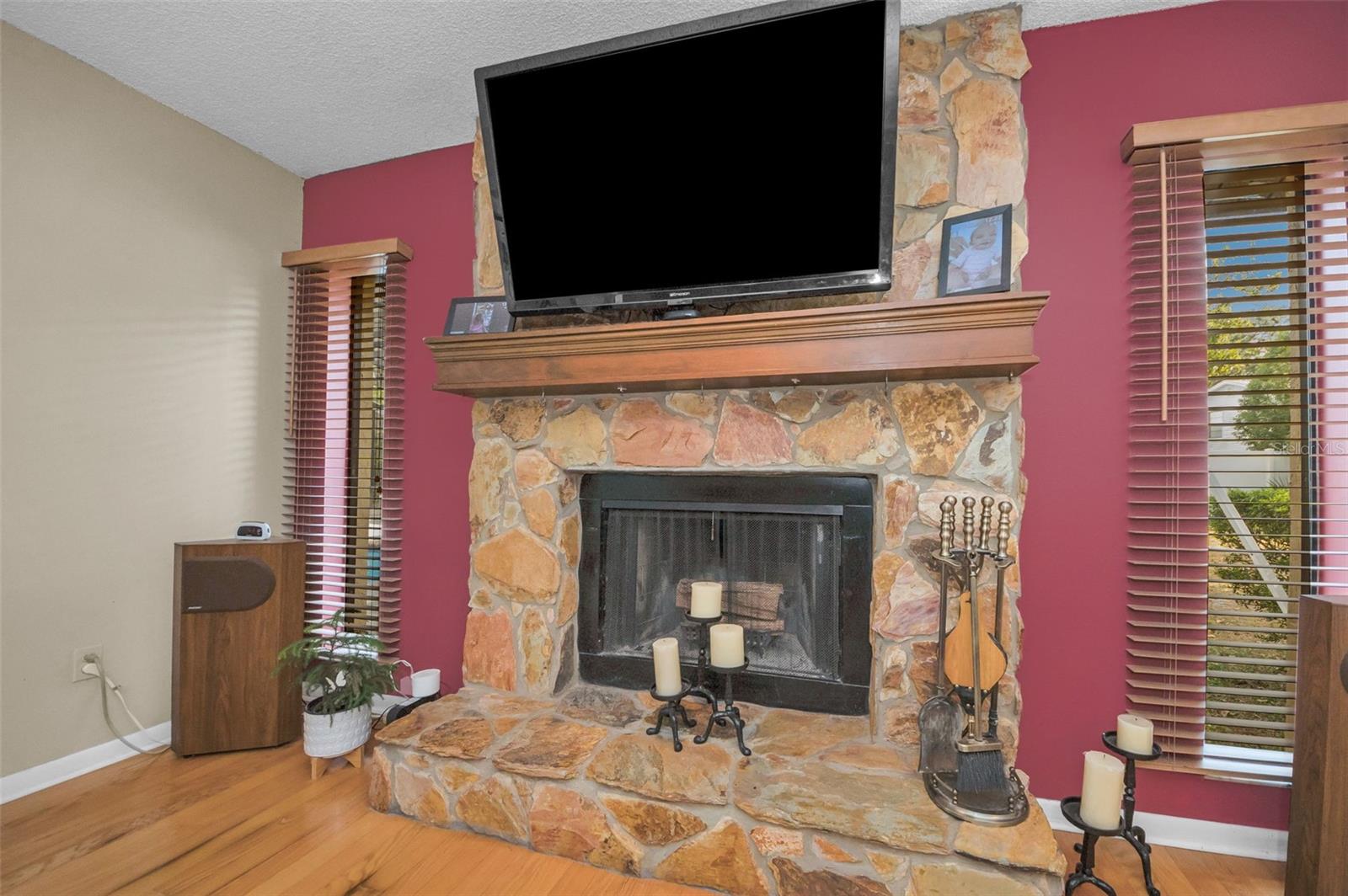 Image 29 of 62 For 415 Bayfield Drive