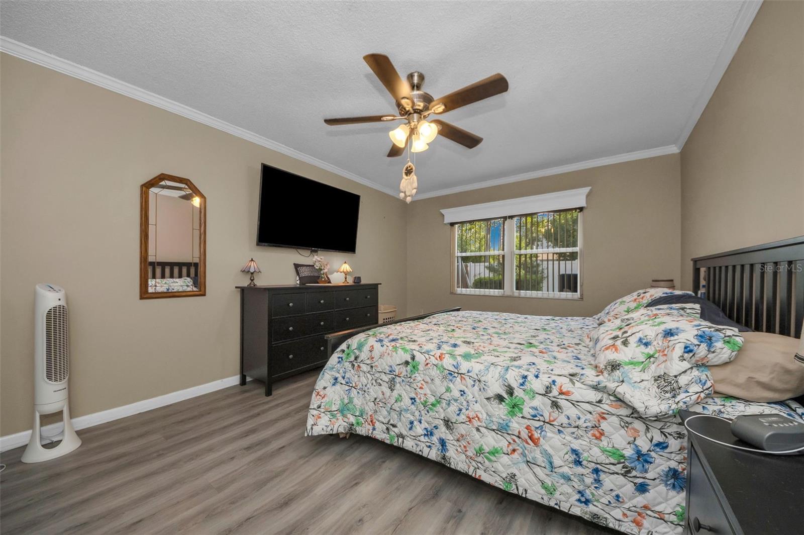 Image 33 of 62 For 415 Bayfield Drive