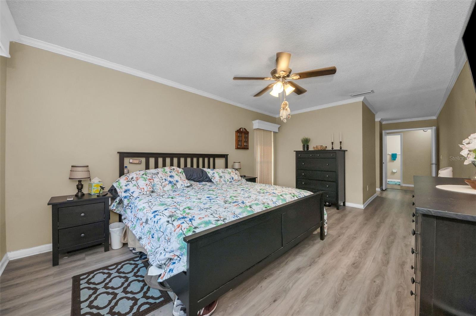 Image 34 of 62 For 415 Bayfield Drive