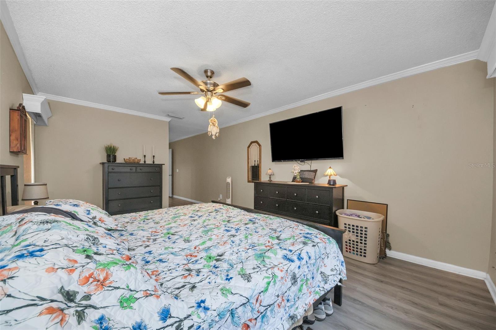 Image 35 of 62 For 415 Bayfield Drive