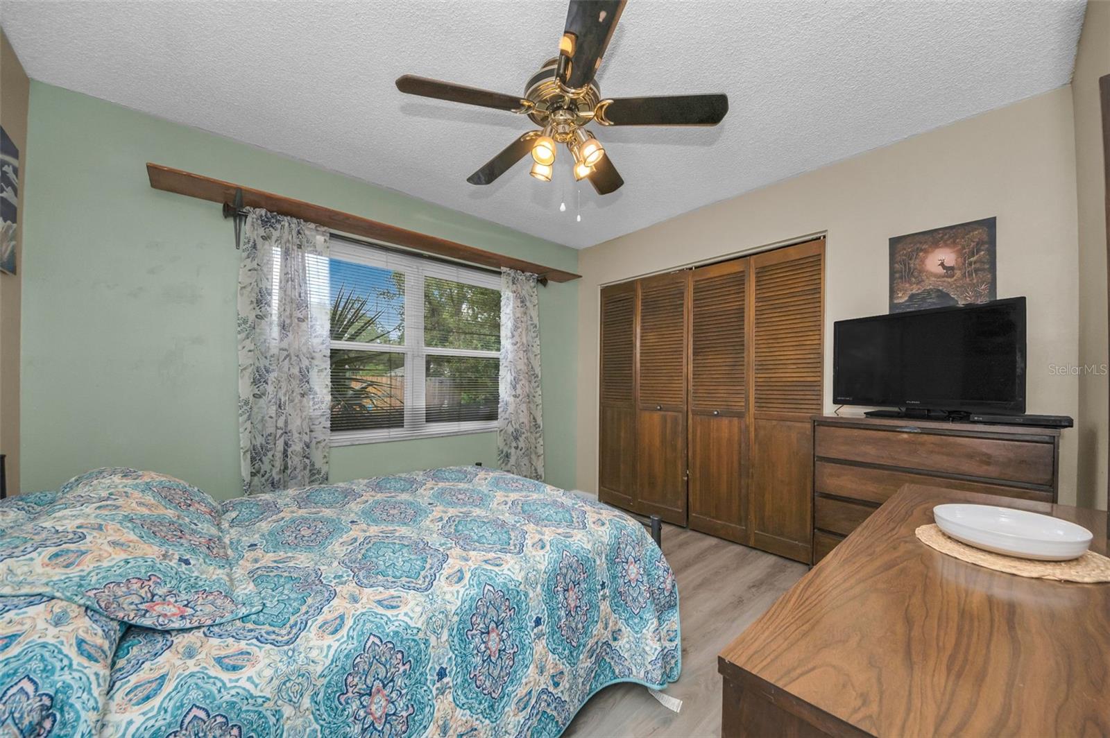 Image 41 of 62 For 415 Bayfield Drive