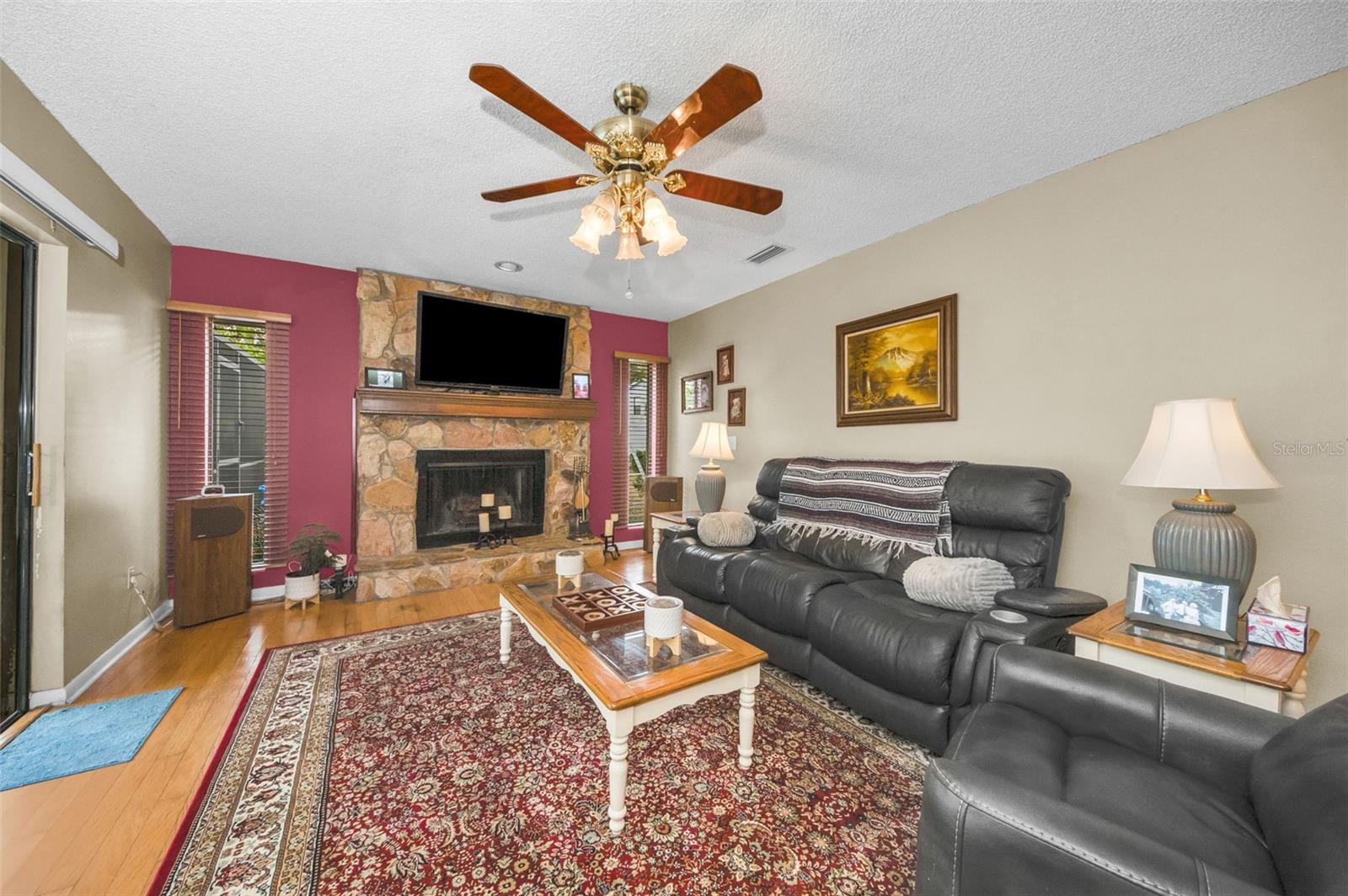 Image 6 of 62 For 415 Bayfield Drive