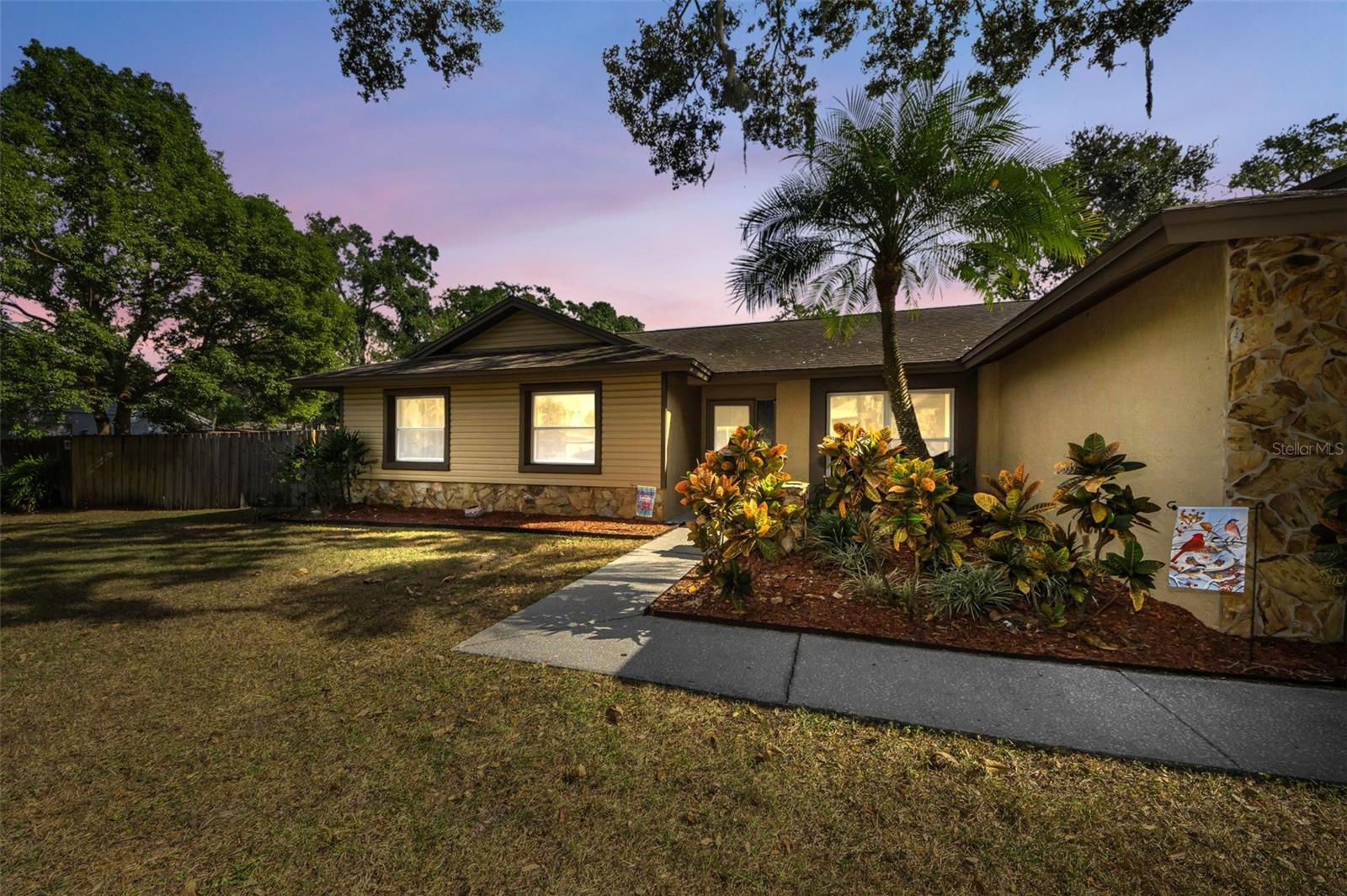 Image 8 of 62 For 415 Bayfield Drive