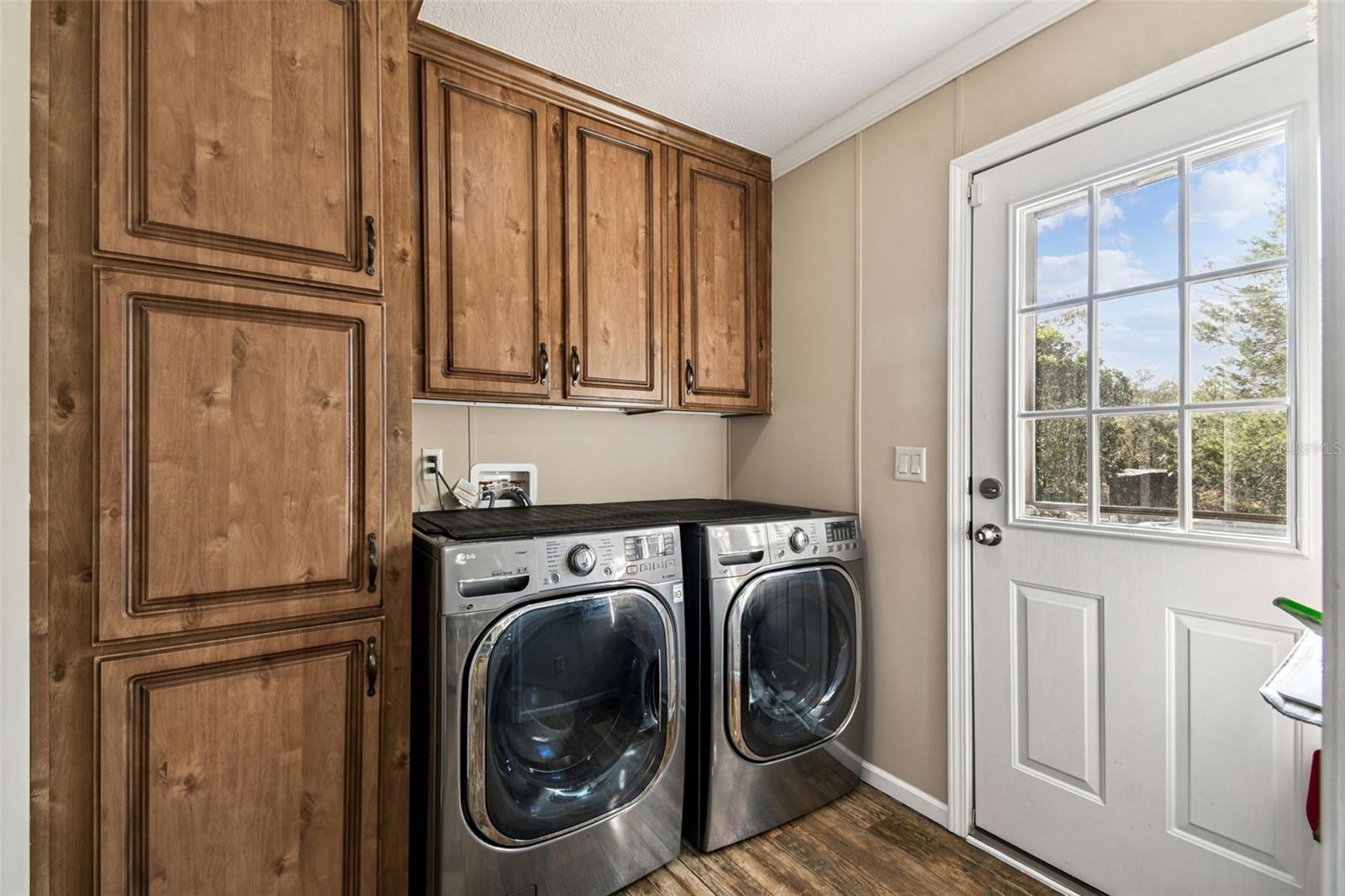 Image 15 of 88 For 11473 Finch Road