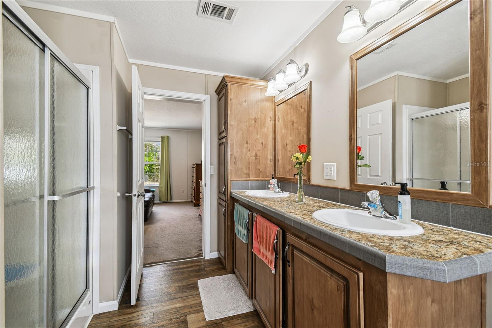 Image 21 of 88 For 11473 Finch Road