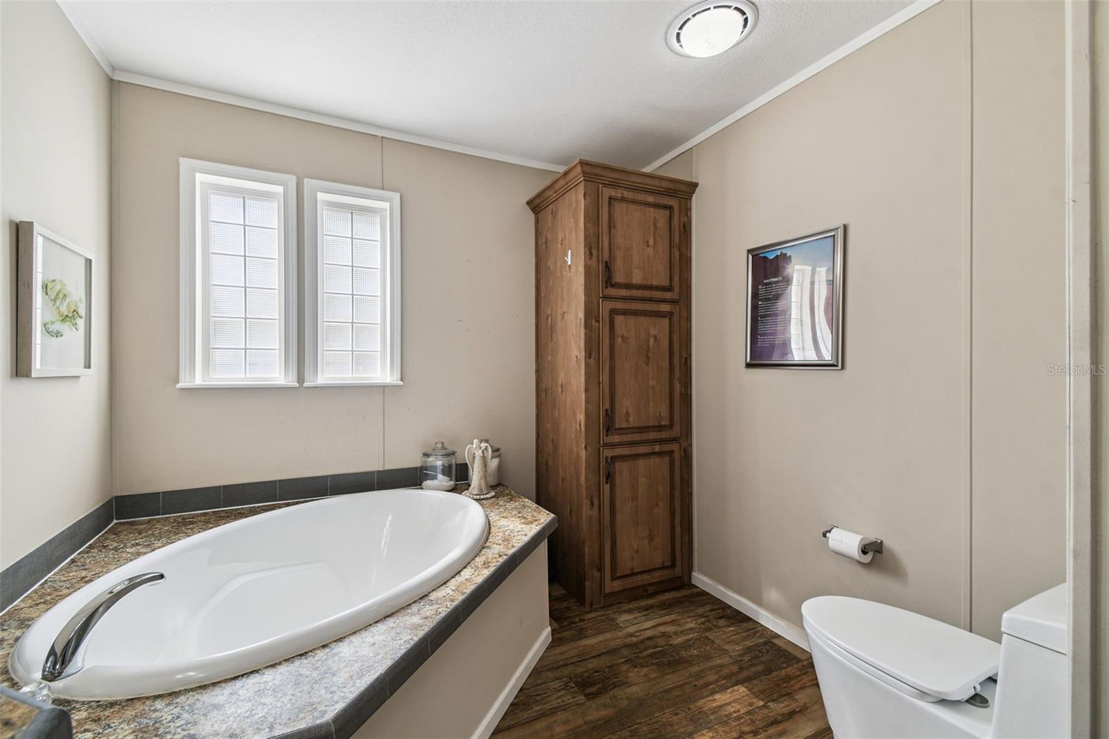 Image 22 of 88 For 11473 Finch Road