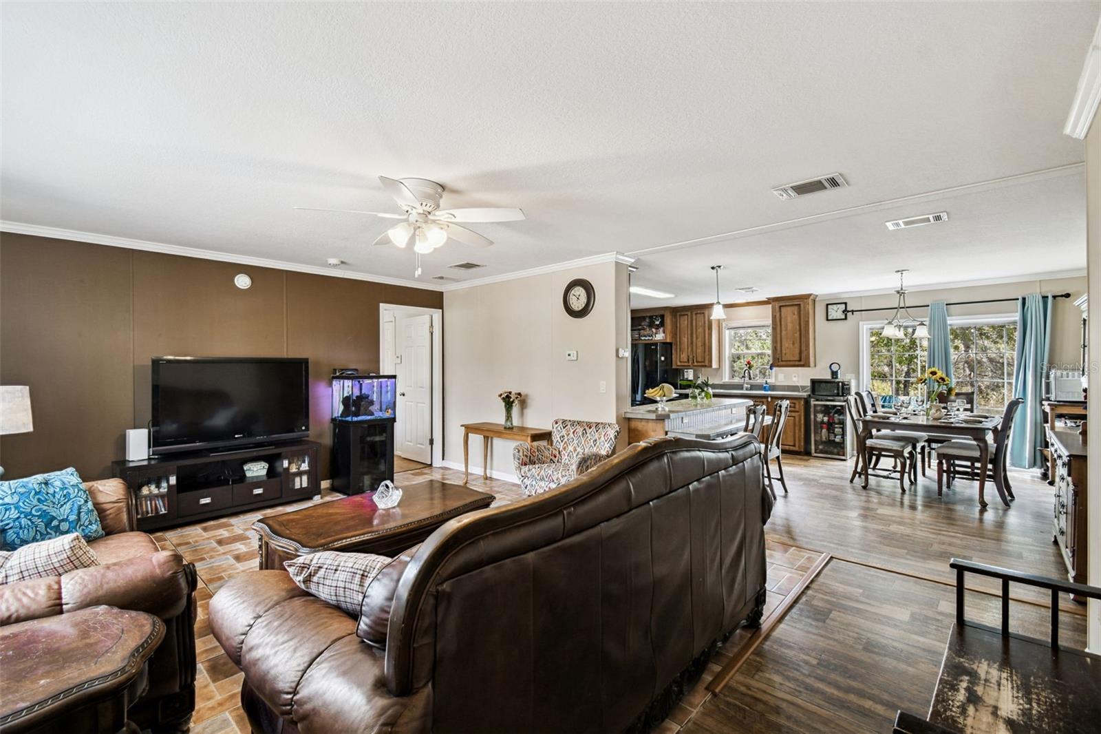 Image 24 of 88 For 11473 Finch Road