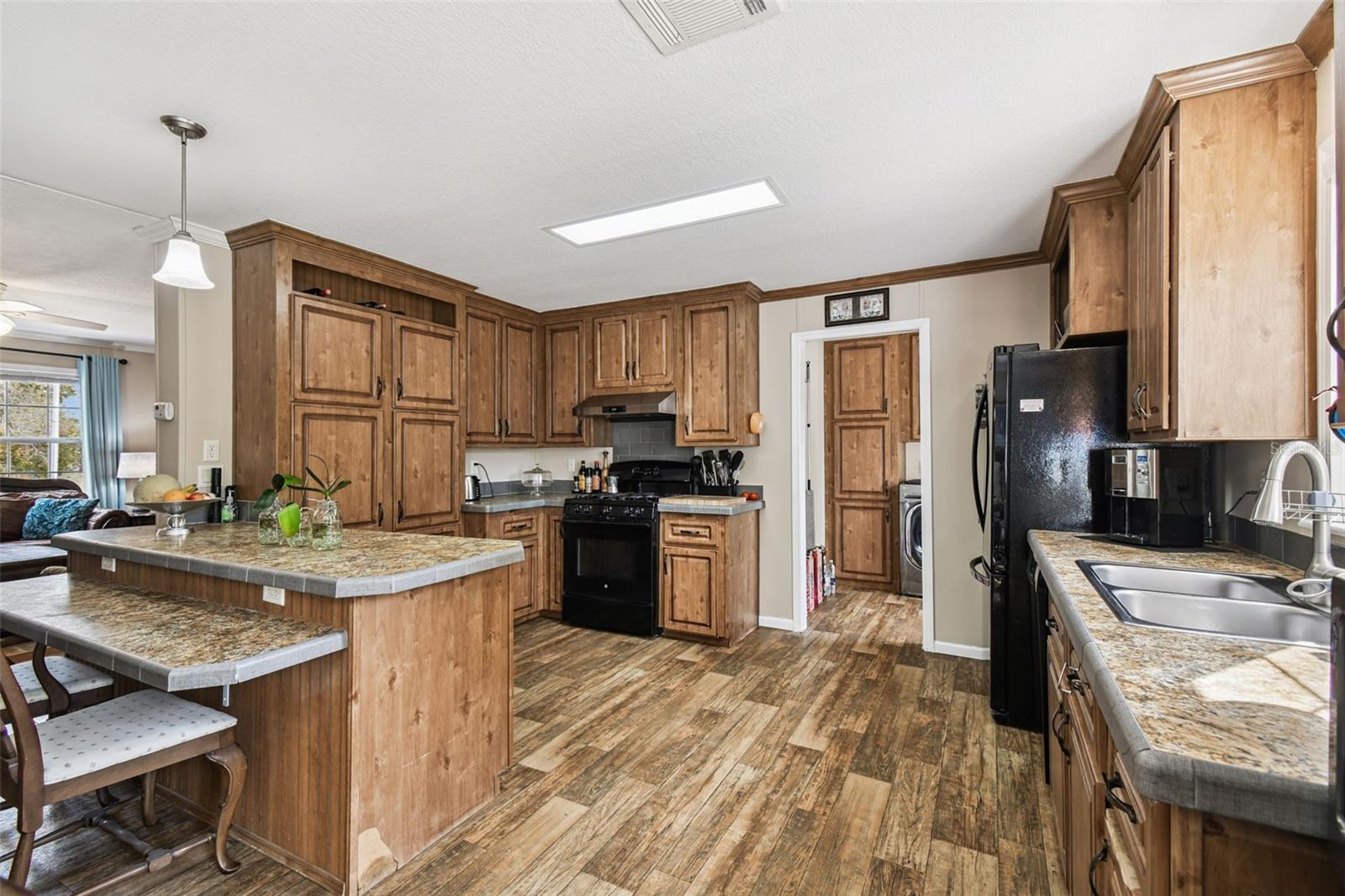 Image 35 of 88 For 11473 Finch Road