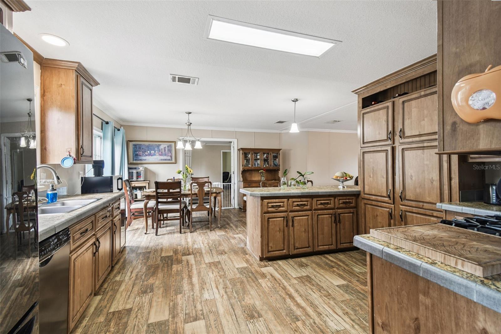 Image 37 of 88 For 11473 Finch Road