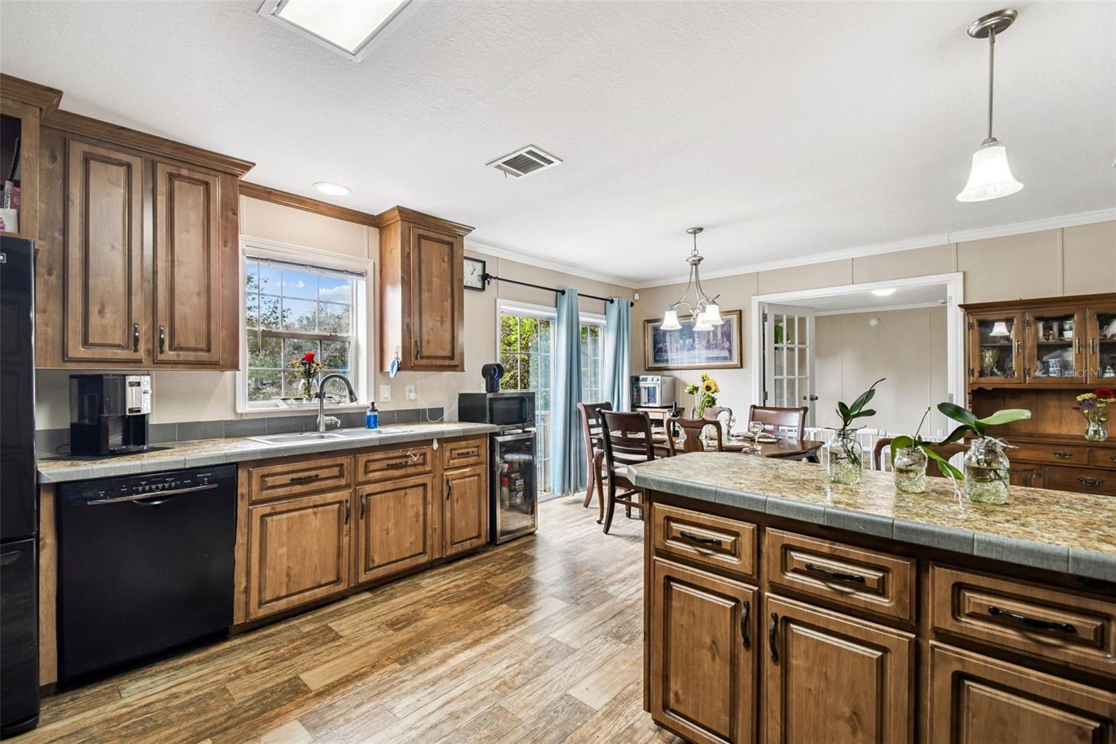 Image 41 of 88 For 11473 Finch Road