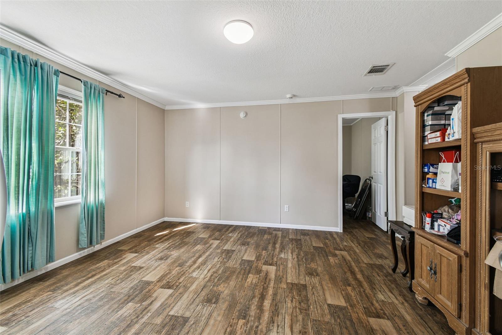 Image 8 of 88 For 11473 Finch Road