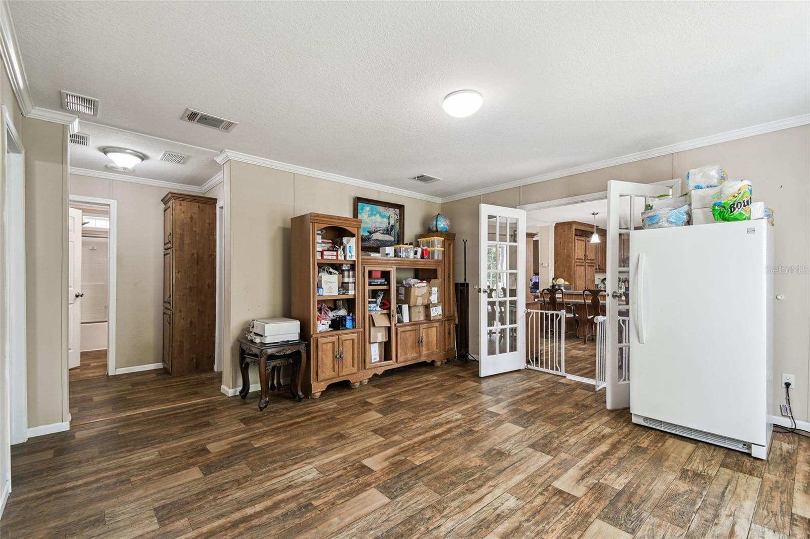 Image 9 of 88 For 11473 Finch Road