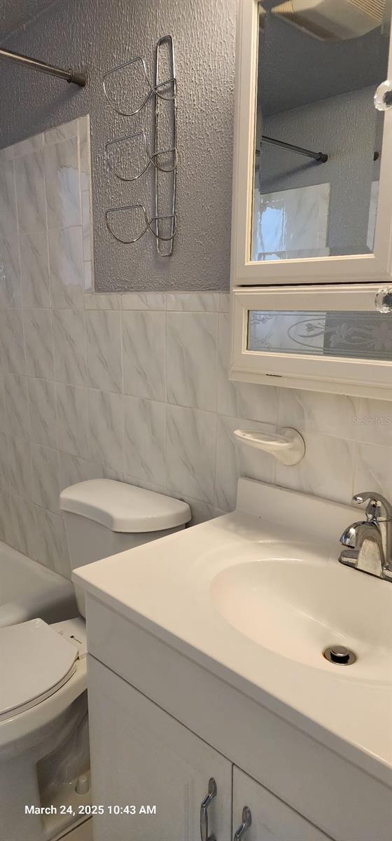 Image 16 of 23 For 6153 9th Avenue