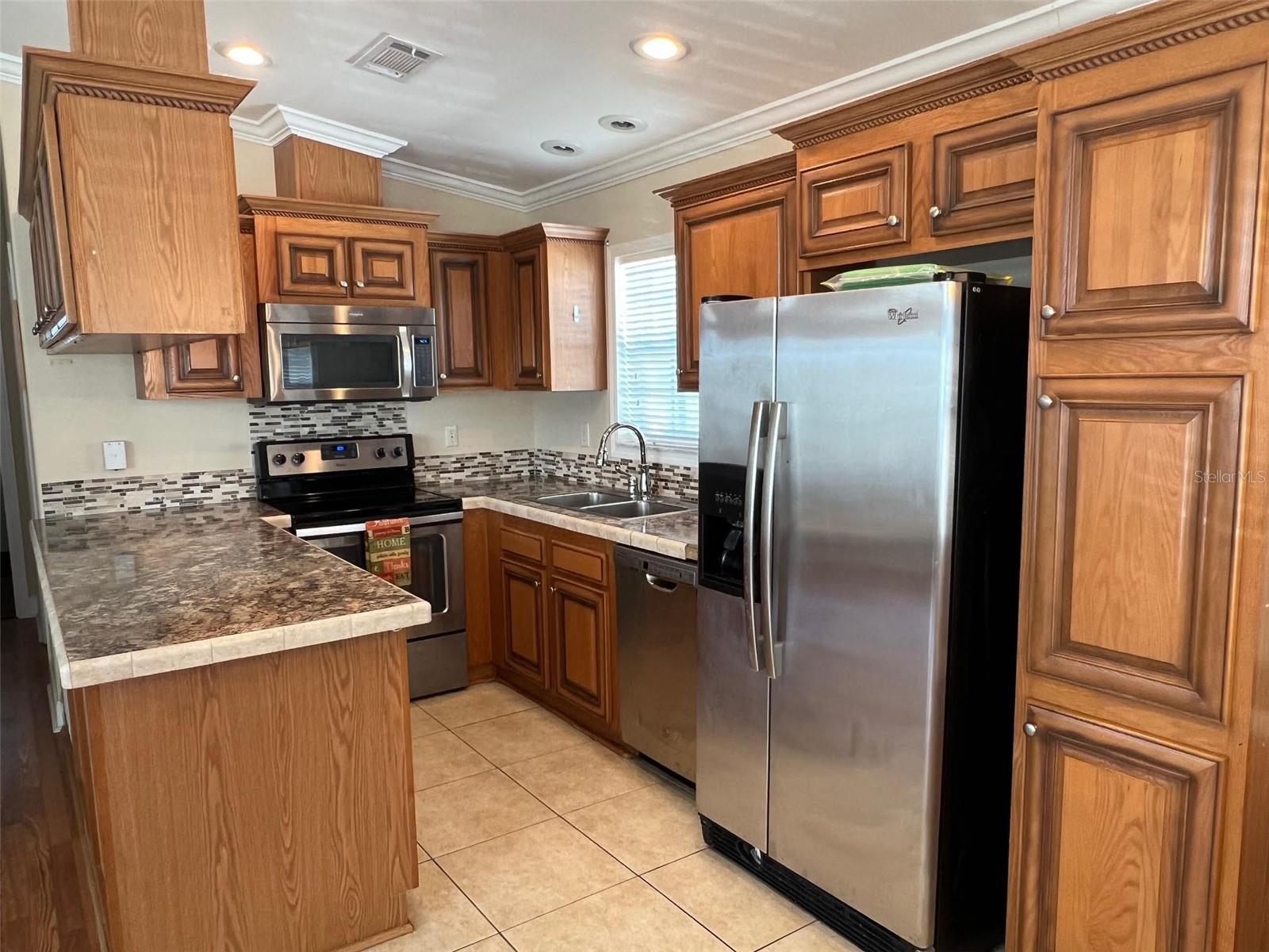 Image 11 of 31 For 11300 124th Avenue 44