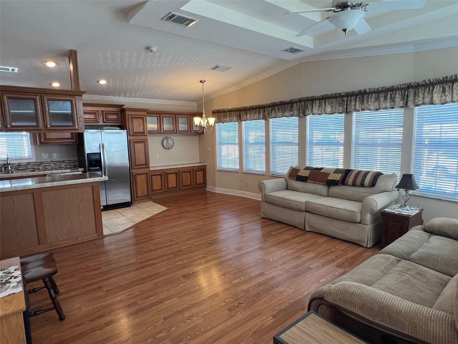 Image 13 of 31 For 11300 124th Avenue 44