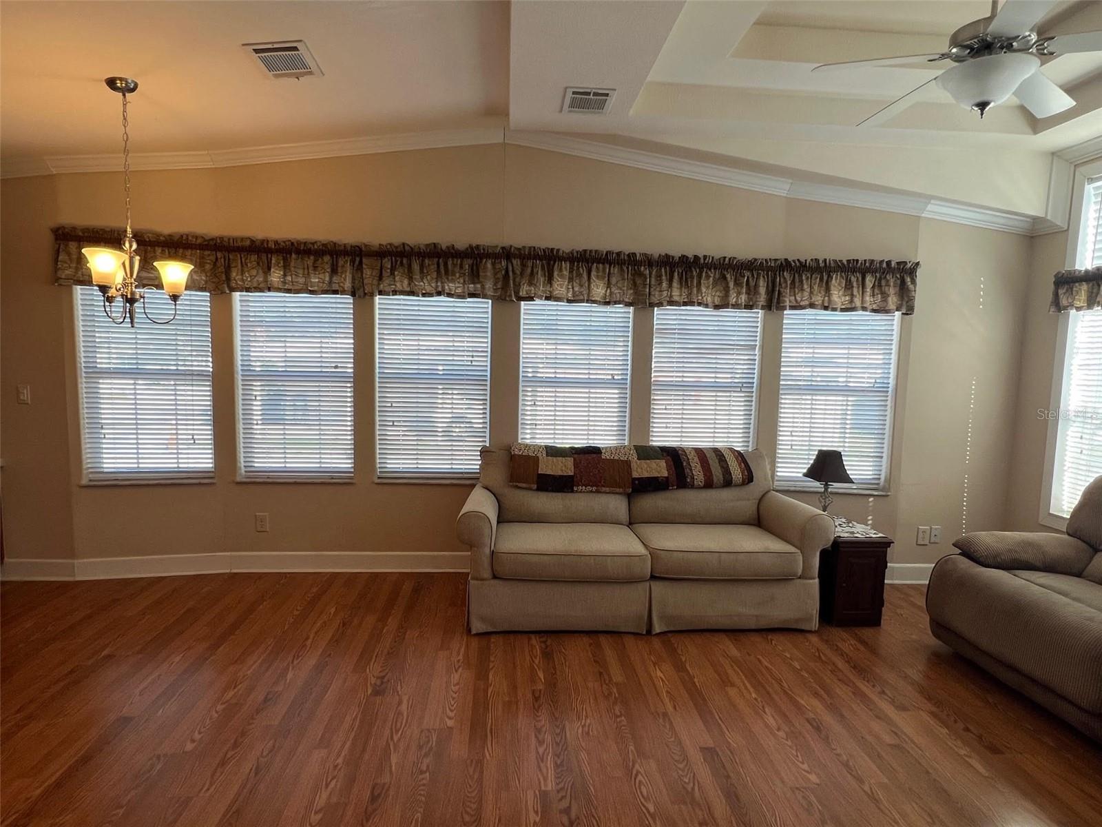 Image 14 of 31 For 11300 124th Avenue 44