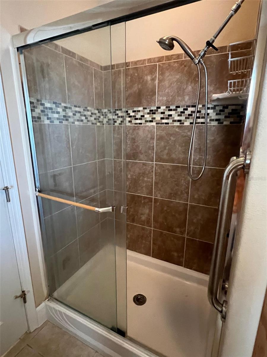 Image 23 of 31 For 11300 124th Avenue 44