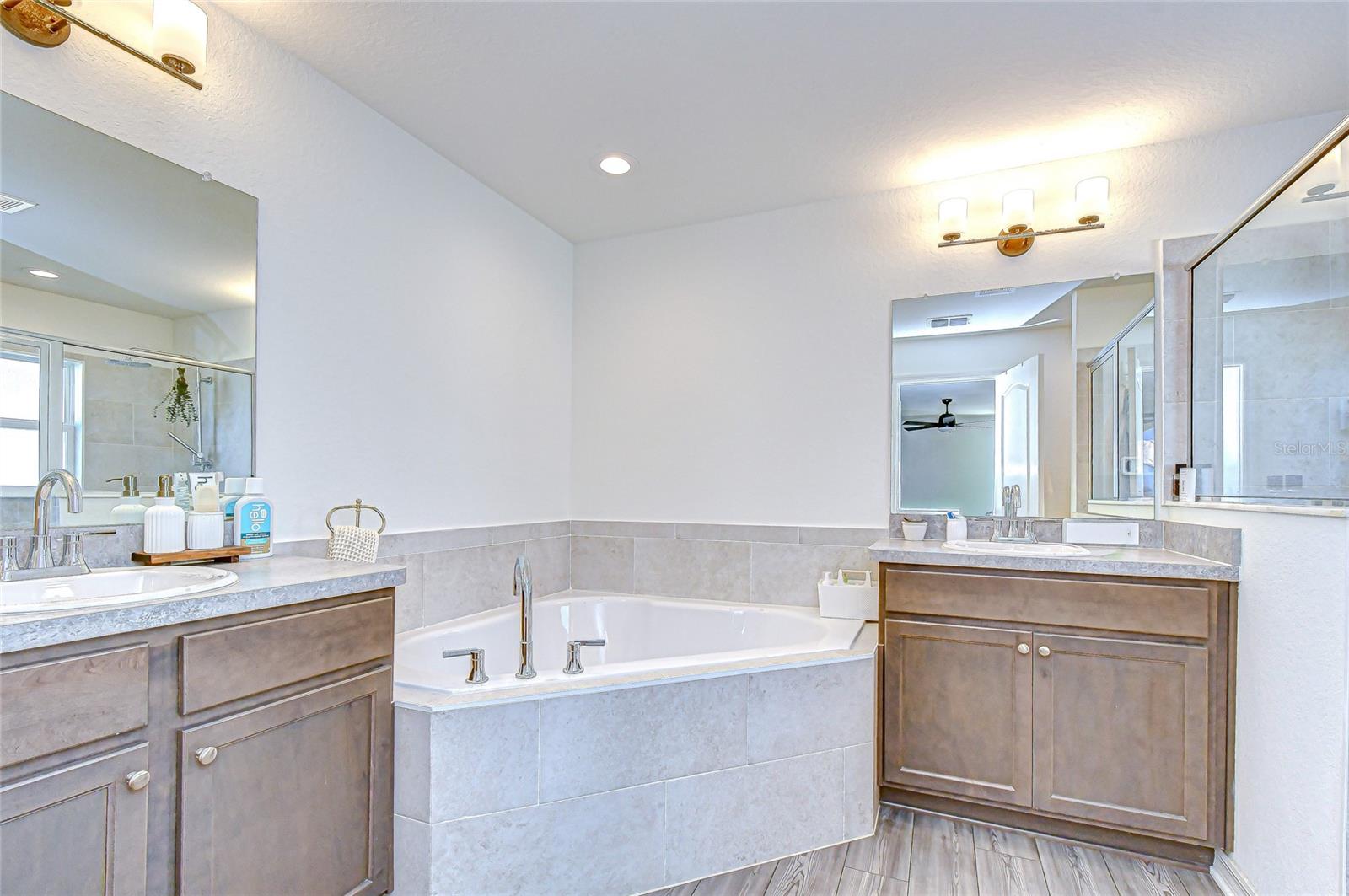 Image 43 of 51 For 3142 Beckett Way