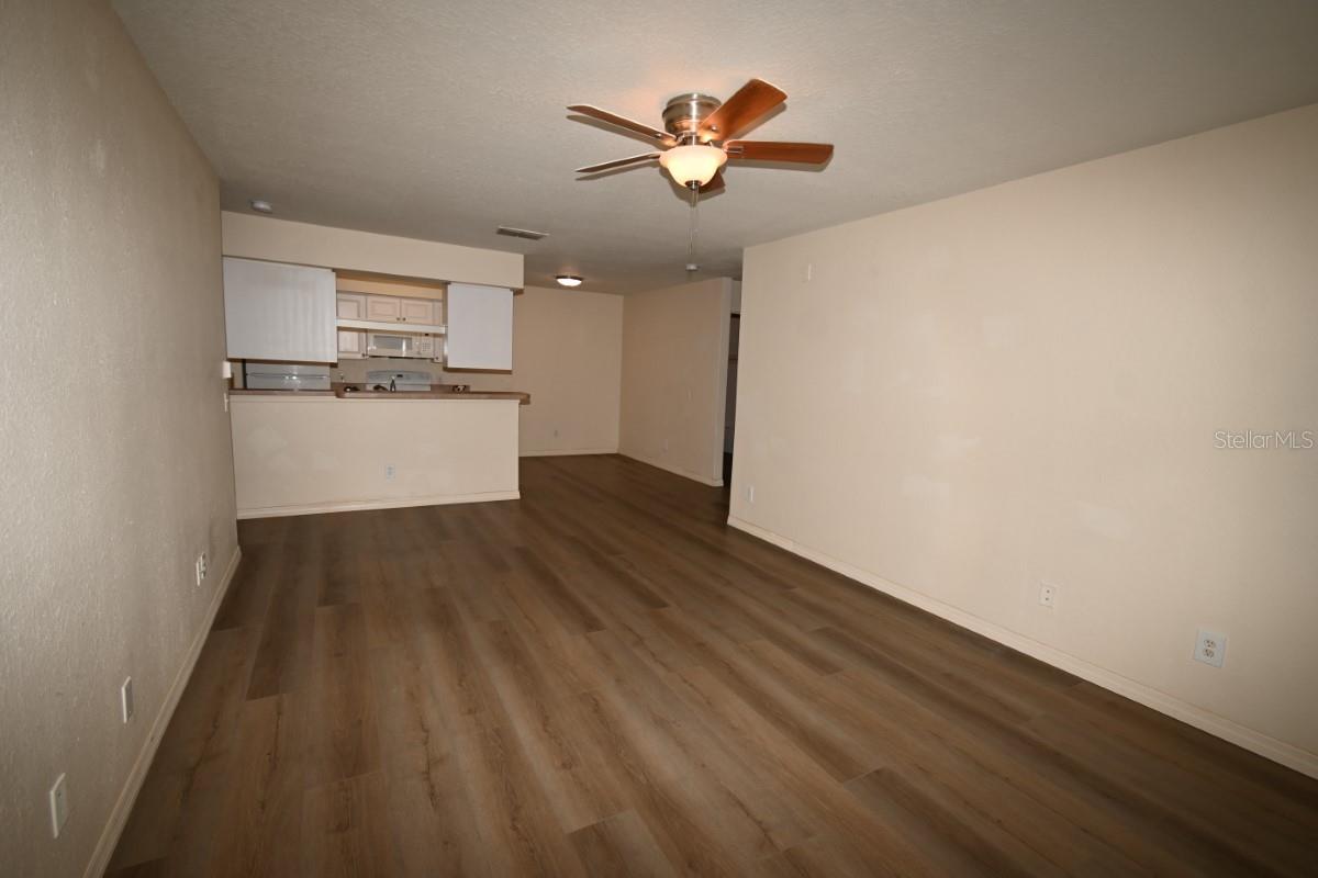 Listing photo id 3 for 36047 Deer Creek Drive 102