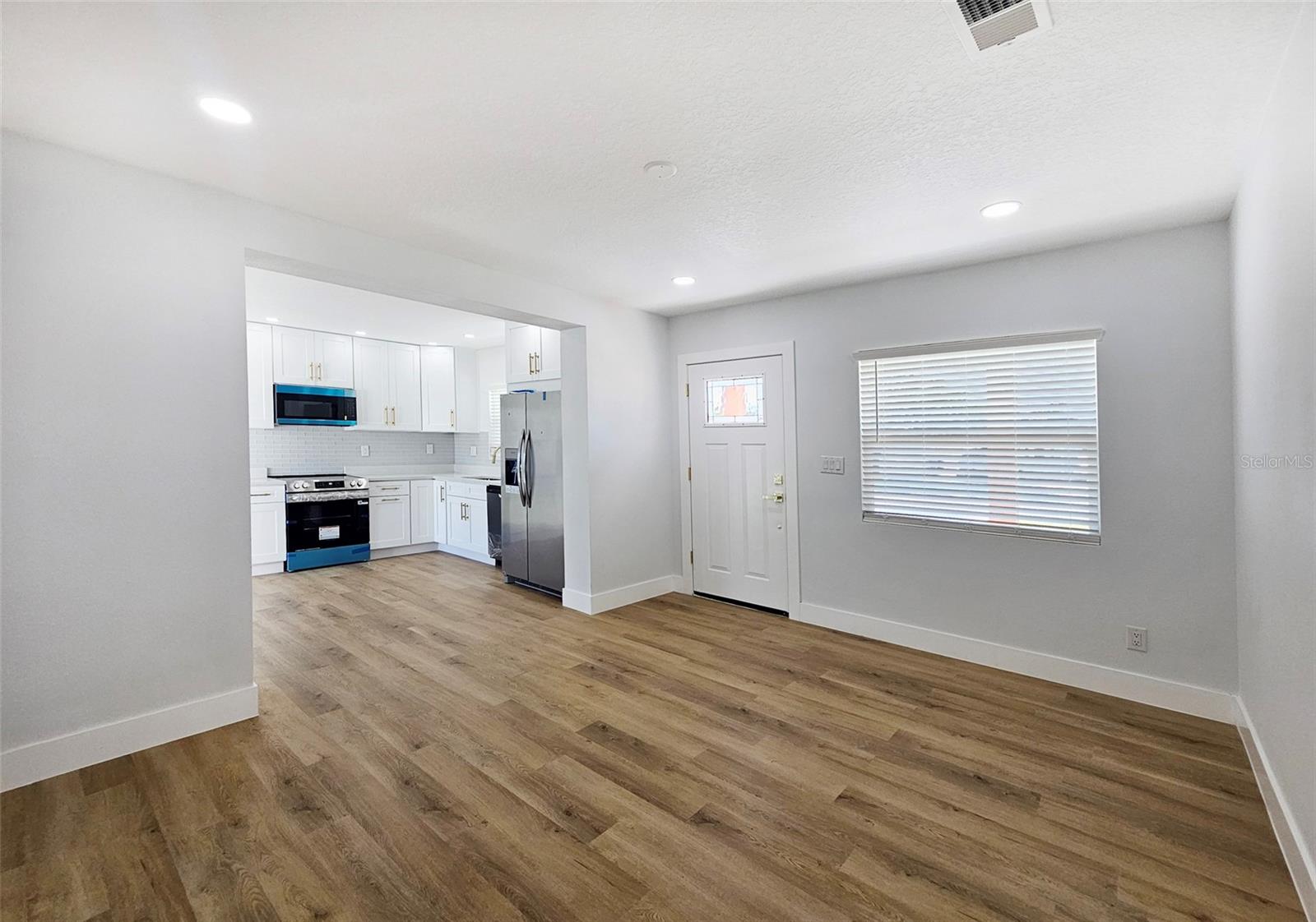 Image 11 of 26 For 6405 Hale Avenue