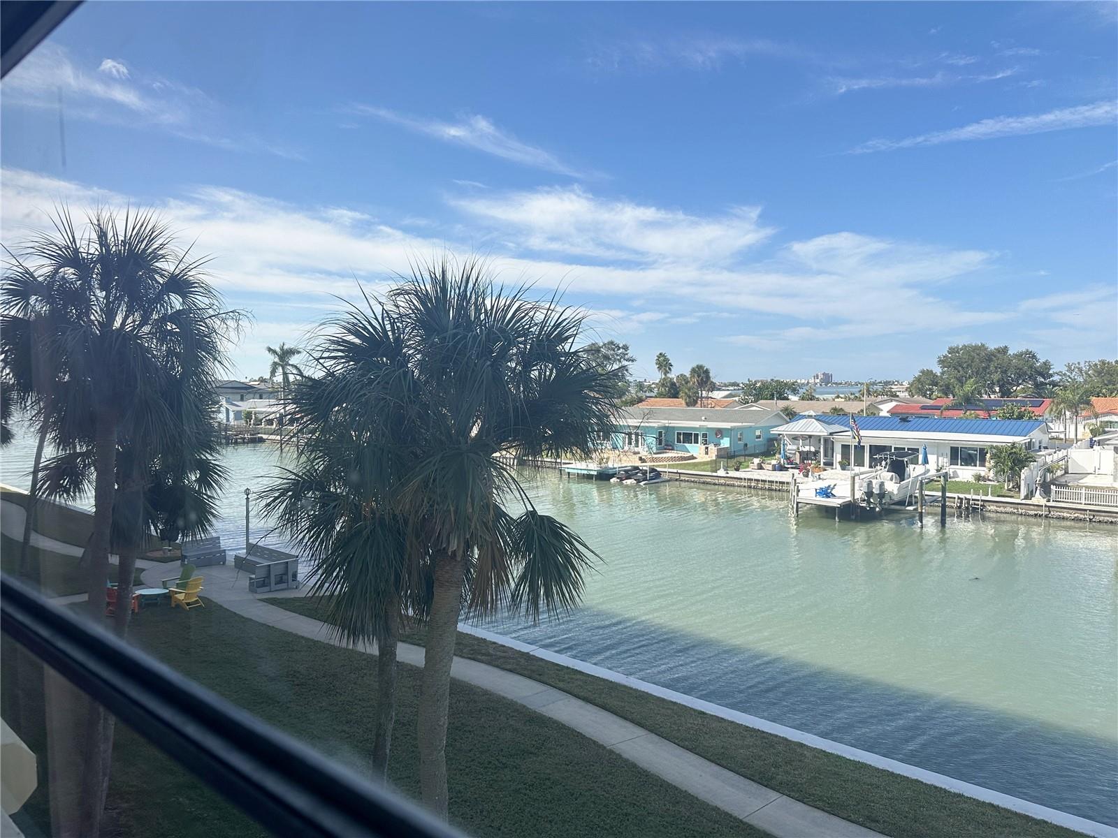 Image 10 of 32 For 4725 Cove  309