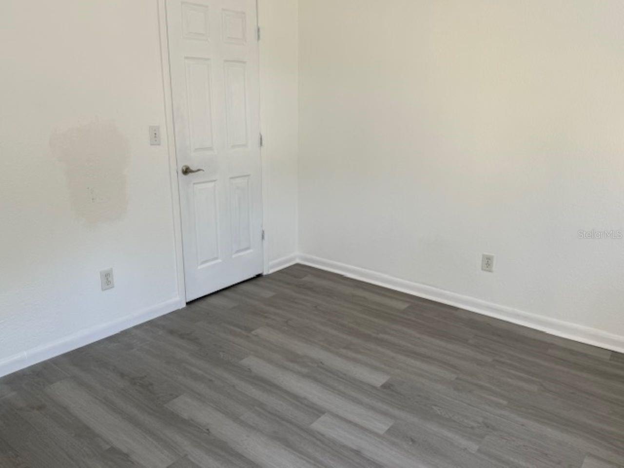 Image 8 of 17 For 6301 58th Street 1103