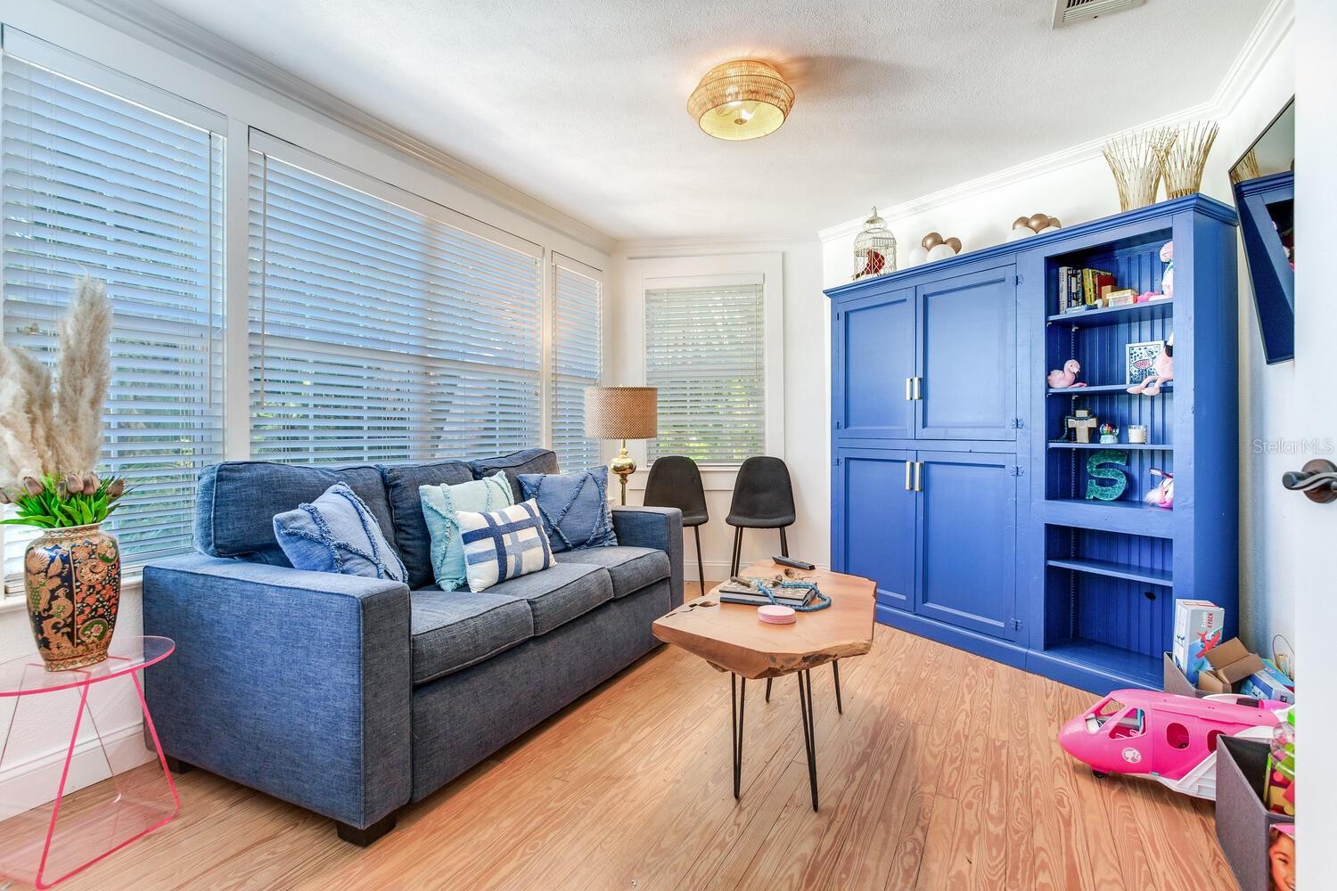 Image 16 of 73 For 1960 Lincoln Drive