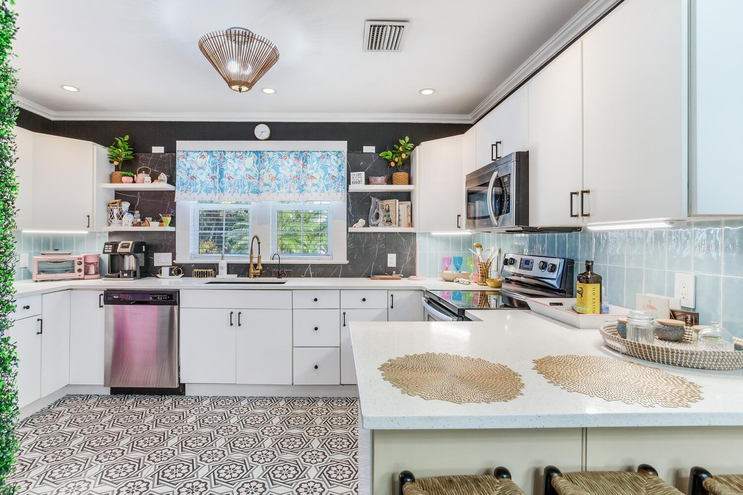 Image 23 of 73 For 1960 Lincoln Drive