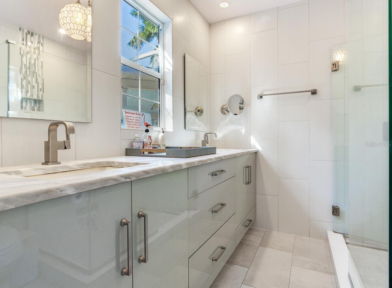 Image 40 of 73 For 1960 Lincoln Drive