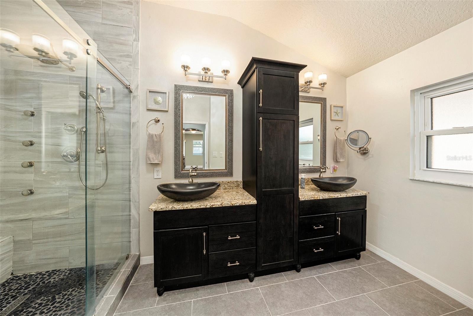 Image 18 of 44 For 15818 Fairchild Drive